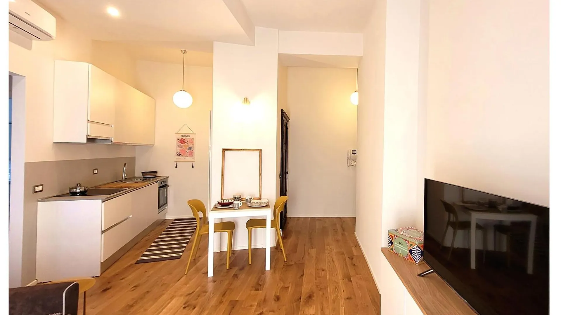 La Milanese, Appartamento Moderno Con Balcone - Metro Isola A 2 Min アパート ミラノ